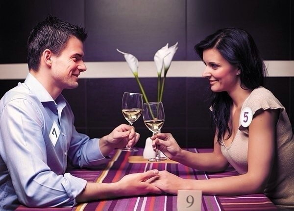  Speed dating         -  